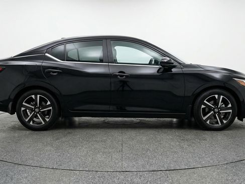 Used 2025 Nissan Sentra SV FWD image 11
