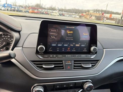 Used 2025 Nissan Altima 2.5 SR image 21