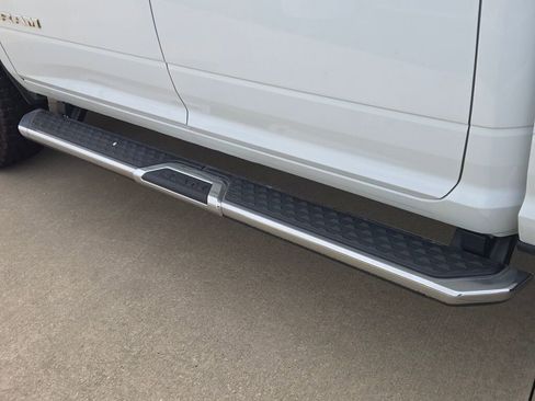 Used 2024 RAM 2500 Big Horn AWD/4WD image 17
