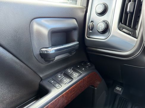 Used 2019 GMC Sierra 3500 SLE w/ SLE Fleet Preferred Package AWD/4WD image 6