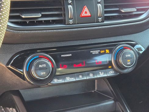 Used 2023 Kia Forte GT-Line image 25