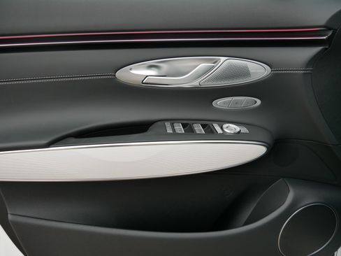 New 2026 Genesis GV70 2.5T Advanced image 5