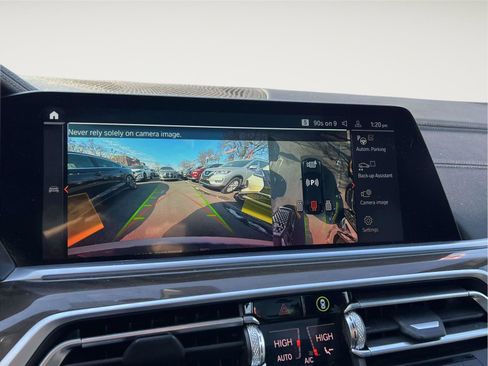 Used 2022 BMW X6 xDrive40i w/ Executive Package image 29