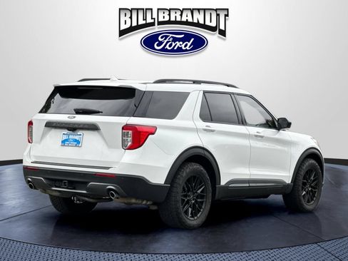 Used 2023 Ford Explorer XLT w/ Equipment Group 202A AWD/4WD image 3