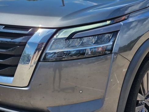 Used 2023 Nissan Pathfinder SL w/ SL Premium Package FWD image 9