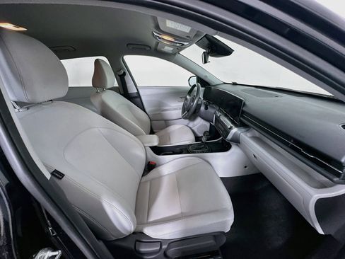 Used 2025 Hyundai Kona SEL FWD image 32