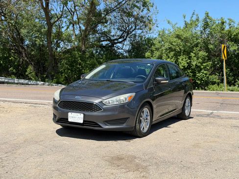 Used 2016 Ford Focus SE w/ Reverse Sensing Package image 7