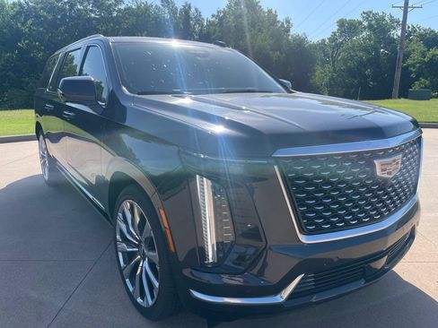 Used 2025 Cadillac Escalade ESV Premium Luxury w/ Touring Package AWD/4WD image 3