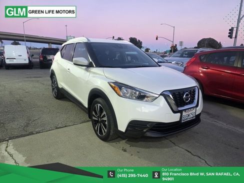 Used 2020 Nissan Kicks SV image 1