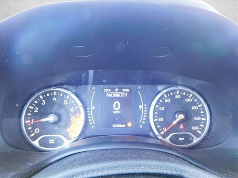 Used 2018 Jeep Renegade Latitude image 9