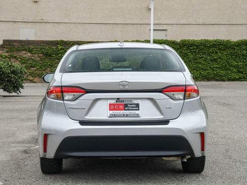 Used 2025 Toyota Corolla LE FWD image 8