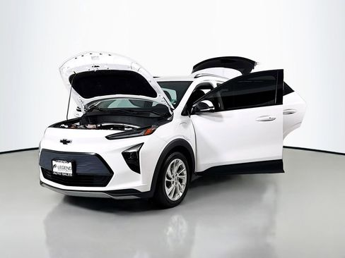 Used 2023 Chevrolet Bolt EUV LT w/ Driver Confidence Package image 18