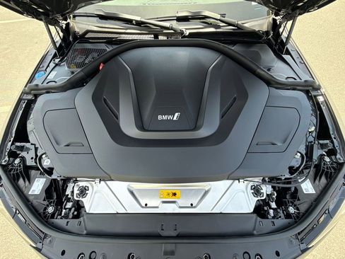 New 2026 BMW i4 eDrive40 w/ M Sport Package RWD image 8