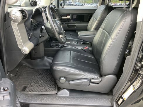 Used 2007 Toyota FJ Cruiser 2WD image 13