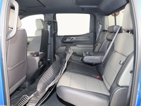 Used 2023 Chevrolet Silverado 1500 ZR2 w/ Technology Package image 48