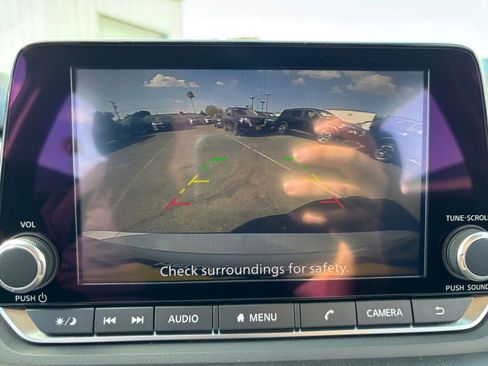 Used 2025 Nissan Rogue SV FWD image 25