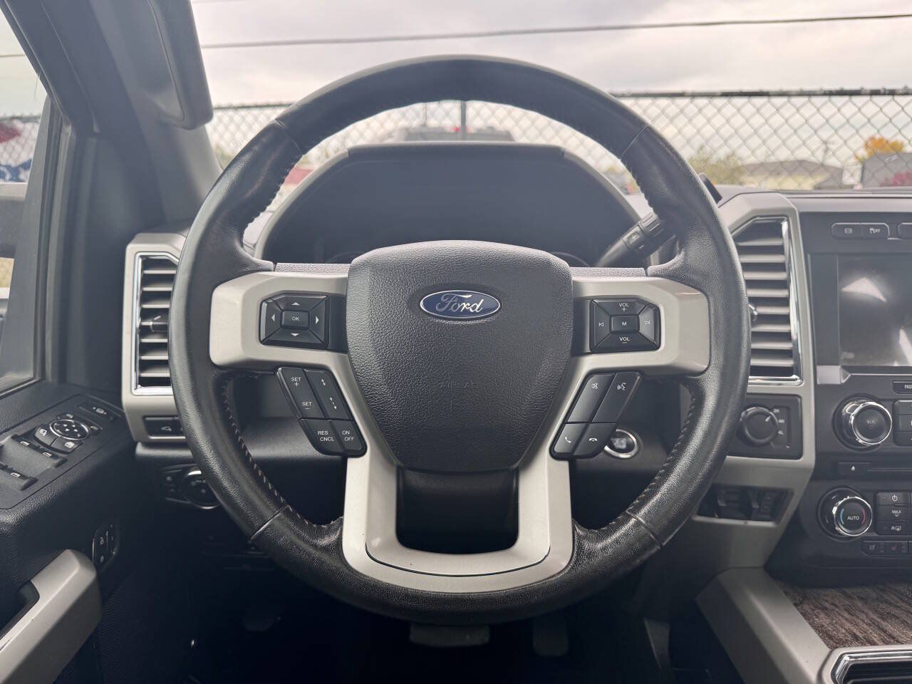 Used 2017 Ford F350 Lariat w/ Lariat Ultimate Package AWD/4WD image 13