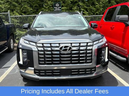 Used 2023 Hyundai Palisade Calligraphy FWD image 3