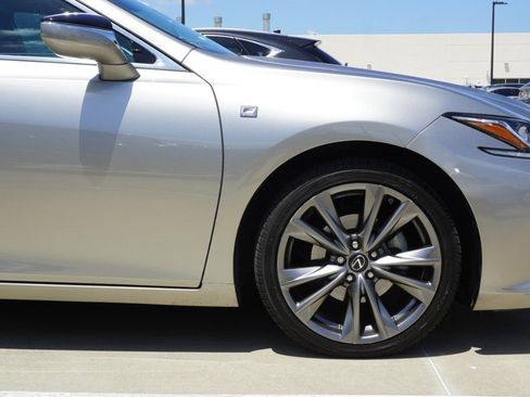 Used 2020 Lexus ES 350 F Sport w/ Accessory Package FWD image 8