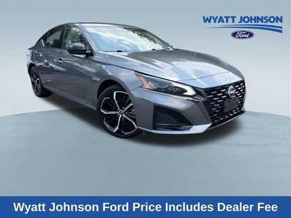 Used 2024 Nissan Altima 2.5 SR