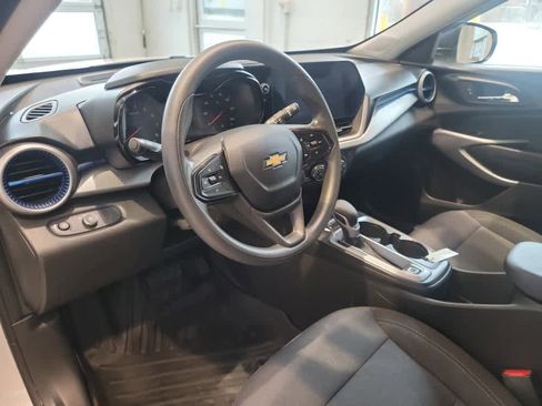 Used 2024 Chevrolet Trax LS FWD image 10