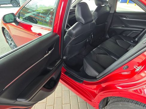 Used 2024 Toyota Camry XLE w/ Cold Weather Package FWD image 17