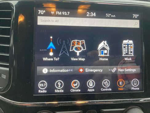 Used 2019 Jeep Grand Cherokee Altitude image 25