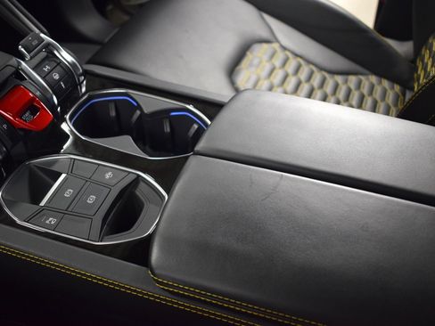 Used 2023 Lamborghini Urus S image 37