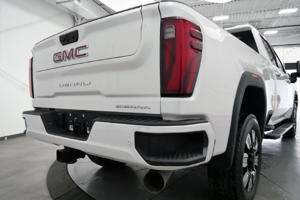 Used 2024 GMC Sierra 2500 Denali w/ Denali Reserve Package AWD/4WD image 38