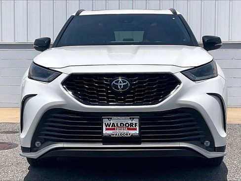 Used 2023 Toyota Highlander XSE AWD/4WD image 3
