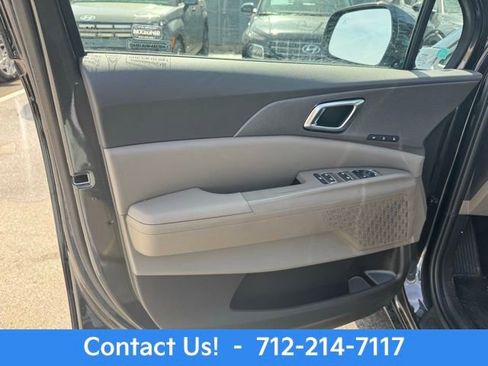 New 2026 Kia Carnival EX image 11