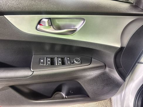 Used 2024 Kia Forte LXS FWD image 15
