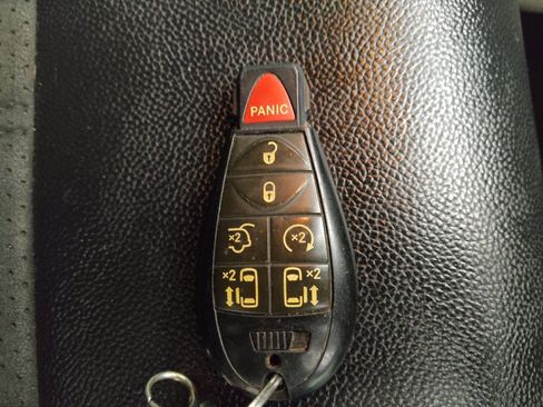 Used 2019 Dodge Grand Caravan SXT FWD image 32