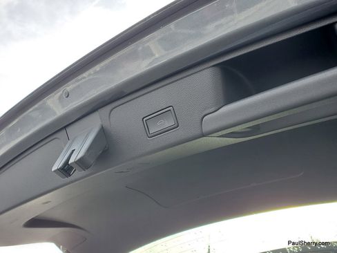 Used 2025 Volkswagen Atlas Cross Sport SE image 15