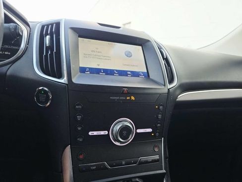 Used 2020 Ford Edge Titanium FWD image 9