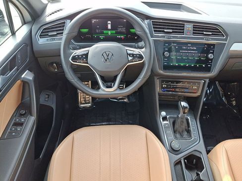 Used 2022 Volkswagen Tiguan SE R-Line AWD/4WD image 22