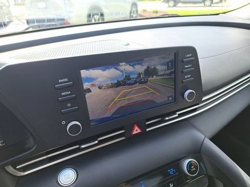 Used 2023 Hyundai Elantra SEL FWD image 17