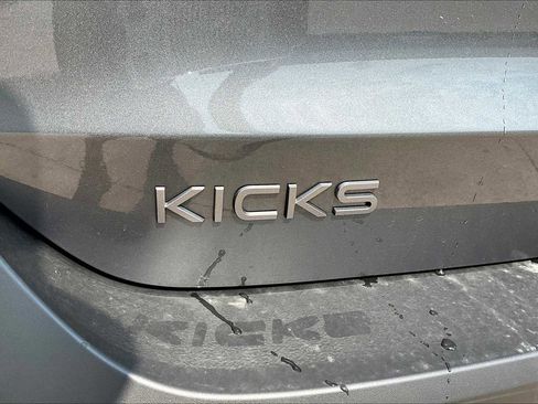 New 2025 Nissan Kicks SR image 8