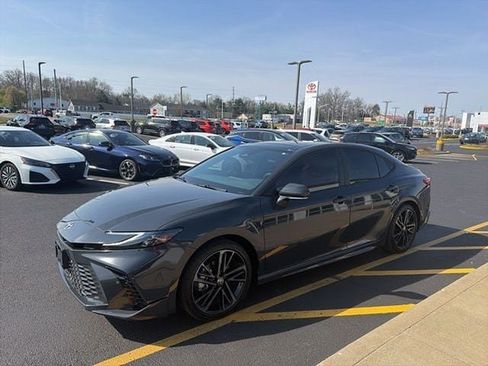 Used 2025 Toyota Camry XSE image 2