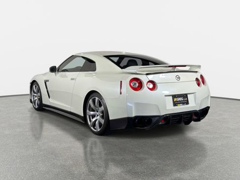 Used 2009 Nissan GT-R Premium AWD/4WD image 5