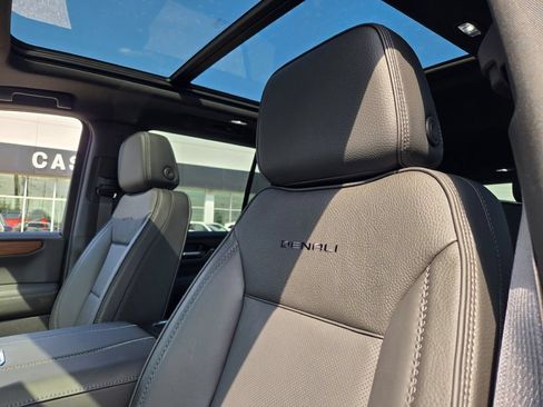 New 2026 GMC Yukon Denali w/ Sun & Power Step Package AWD/4WD image 5