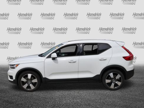 Used 2020 Volvo XC40 T5 Momentum w/ Protection Package Premier AWD/4WD image 6