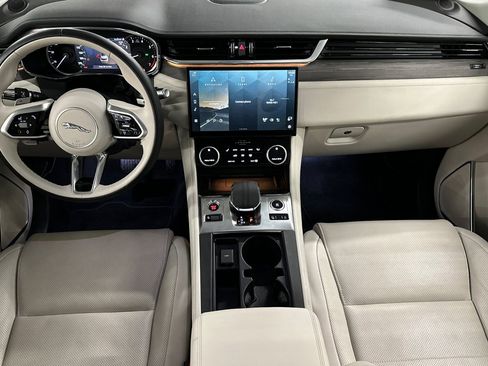 Used 2022 Jaguar F-PACE S image 27