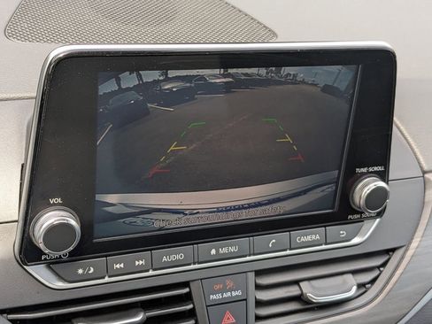 Used 2024 Nissan Altima 2.5 SV FWD image 18