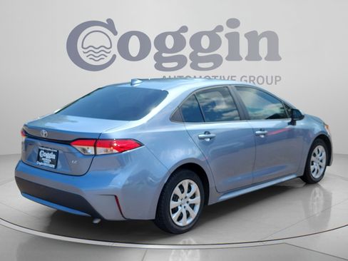 Used 2020 Toyota Corolla LE FWD image 5