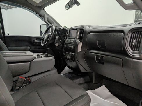 Used 2021 Chevrolet Silverado 2500 Custom w/ Custom Value Package image 13