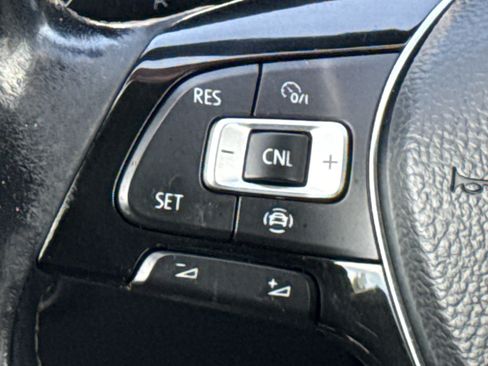 Used 2020 Volkswagen Tiguan SE R-Line FWD image 18