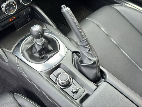 New 2026 MAZDA MX-5 Miata RF Grand Touring w/ Weather Package RWD image 18