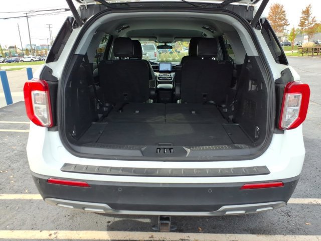 Used 2024 Ford Explorer XLT w/ Equipment Group 202A AWD/4WD image 11