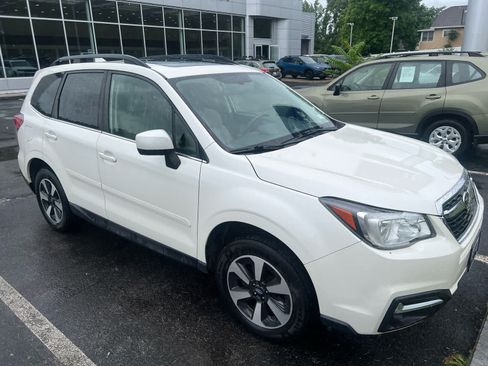Used 2018 Subaru Forester 2.5i Limited AWD/4WD image 4